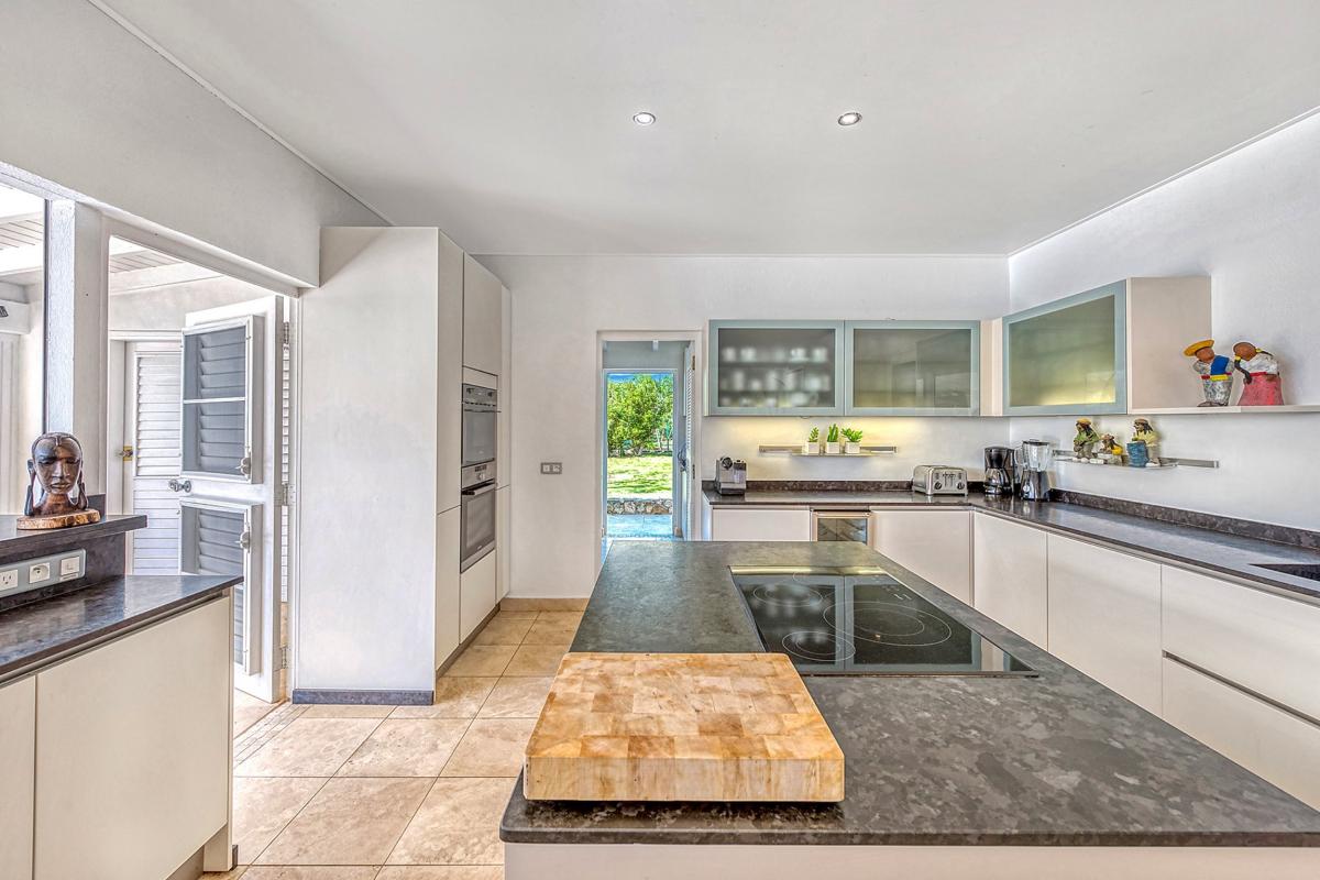 Villa rental Terres Basses St Martin - The kitchen